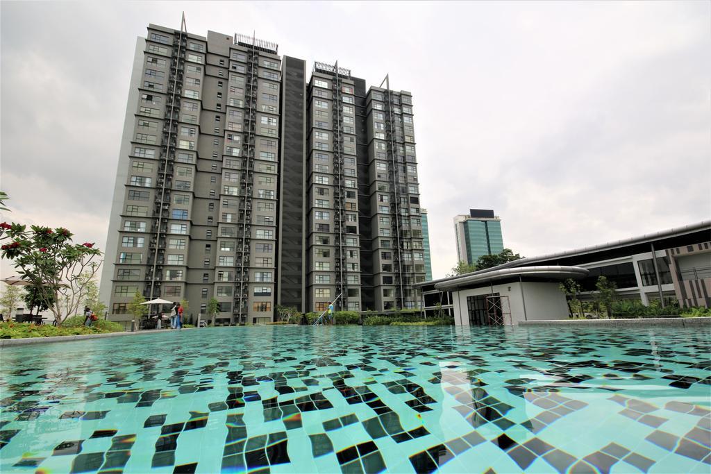 Hyve Soho Suites Cyberjaya Exterior photo