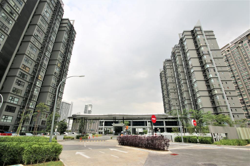 Hyve Soho Suites Cyberjaya Exterior photo